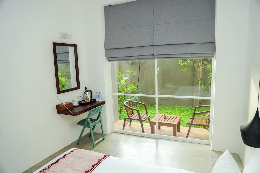 The Chariot Hikkaduwa Superior Room 9