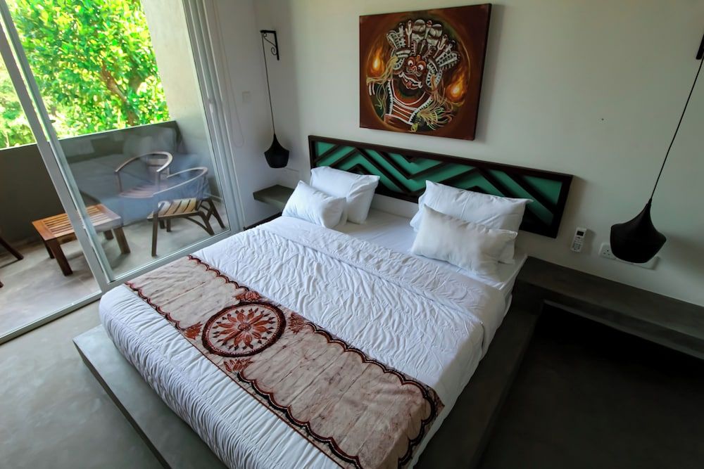 Royal Studio Suite, Garden View