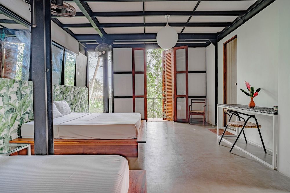 Colive Ahangama Standard Triple Room, Garden View 4