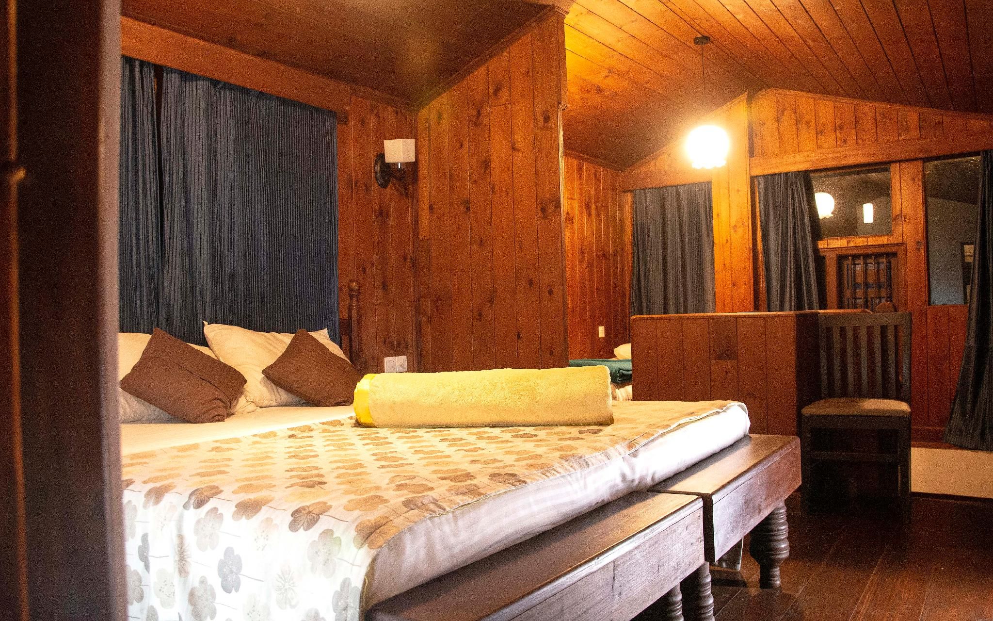 Family Room with Garden View