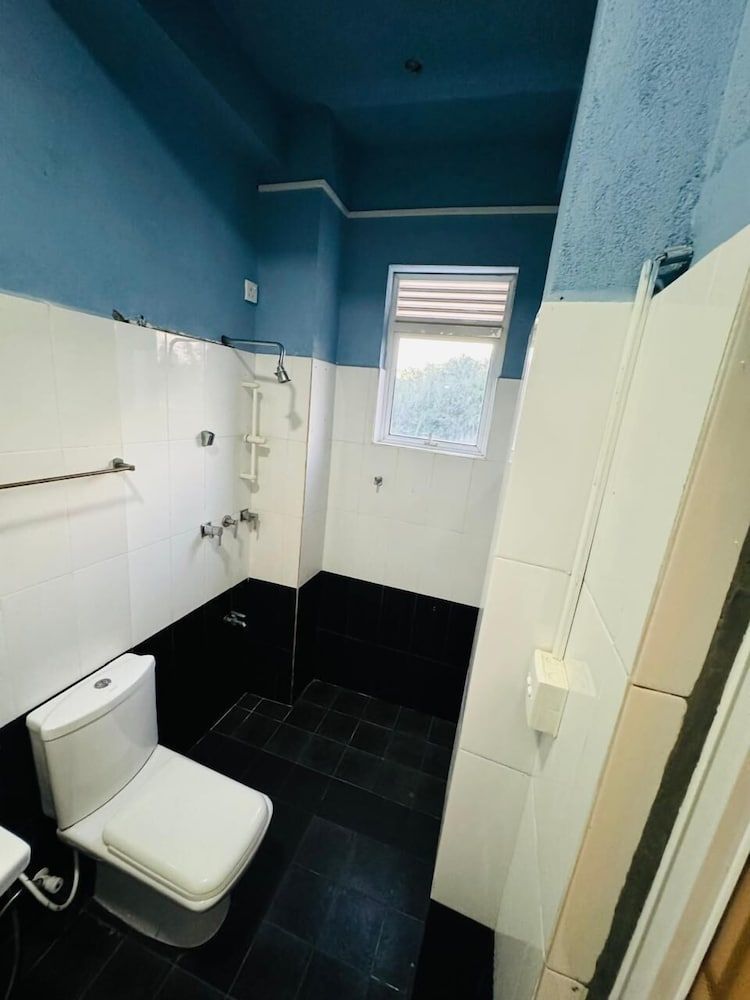 Cityscape Yala by 999 Hotel & Restaurant Deluxe Triple Room 4