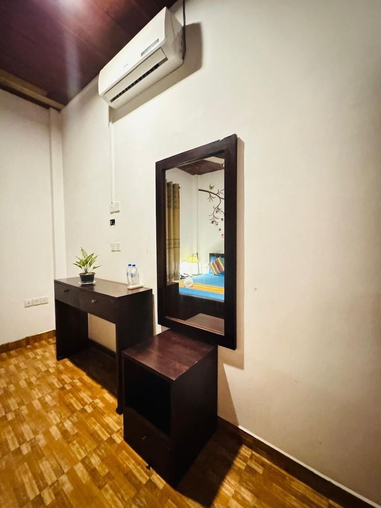 Cityscape Yala by 999 Hotel & Restaurant Deluxe Double Room 12