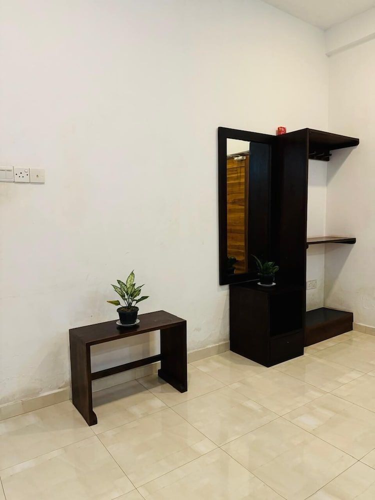 Cityscape Yala by 999 Hotel & Restaurant Deluxe Quadruple Room 6