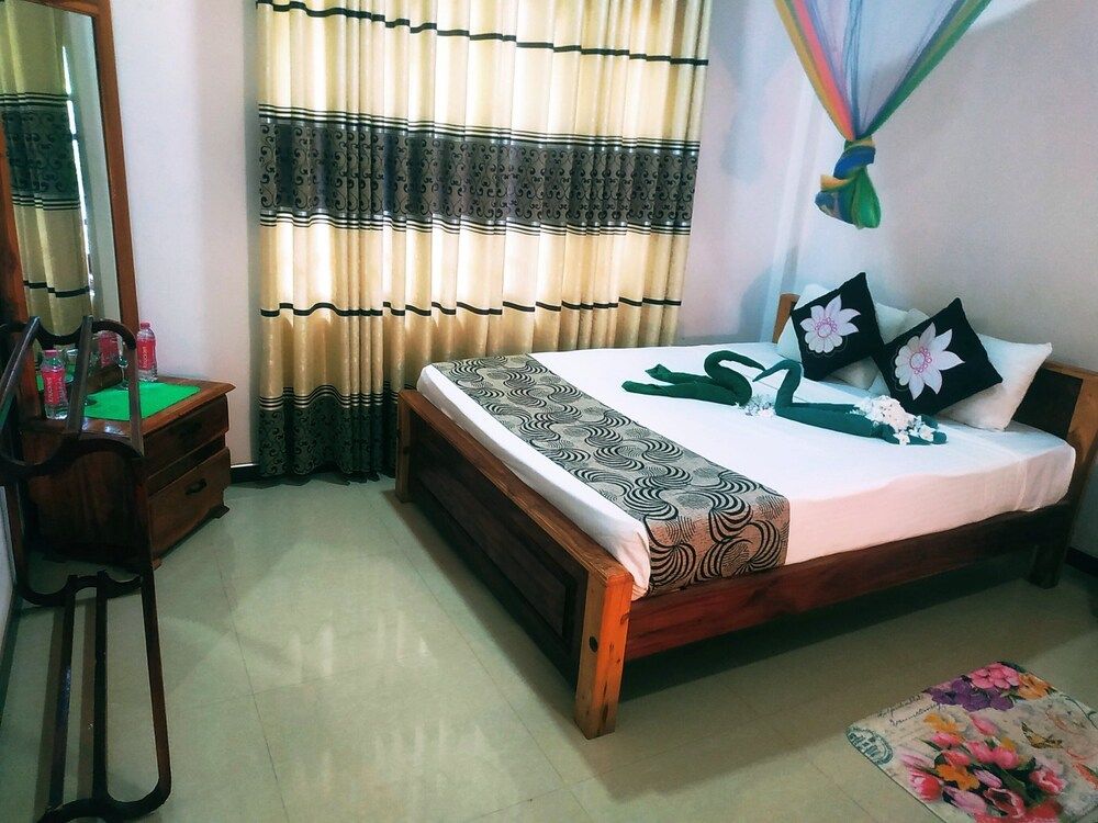 Green Heaven Safari Resort Udawalawa Family Quadruple Room, Balcony, Garden View 8