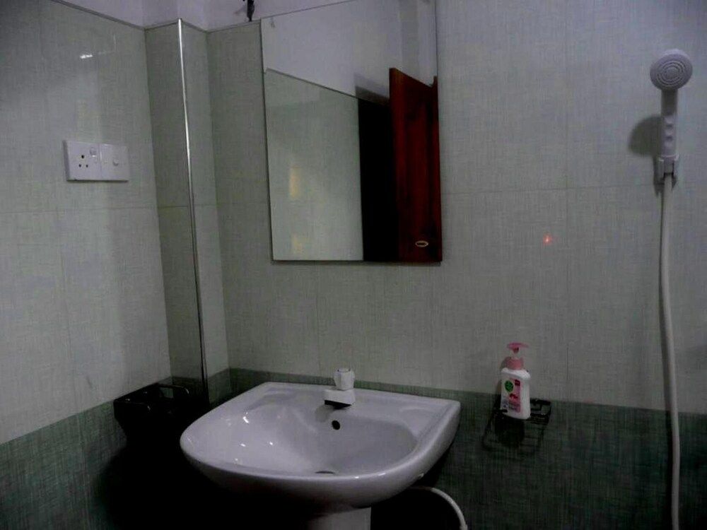 Green Heaven Safari Resort Udawalawa Family Quadruple Room, Balcony, Garden View 11