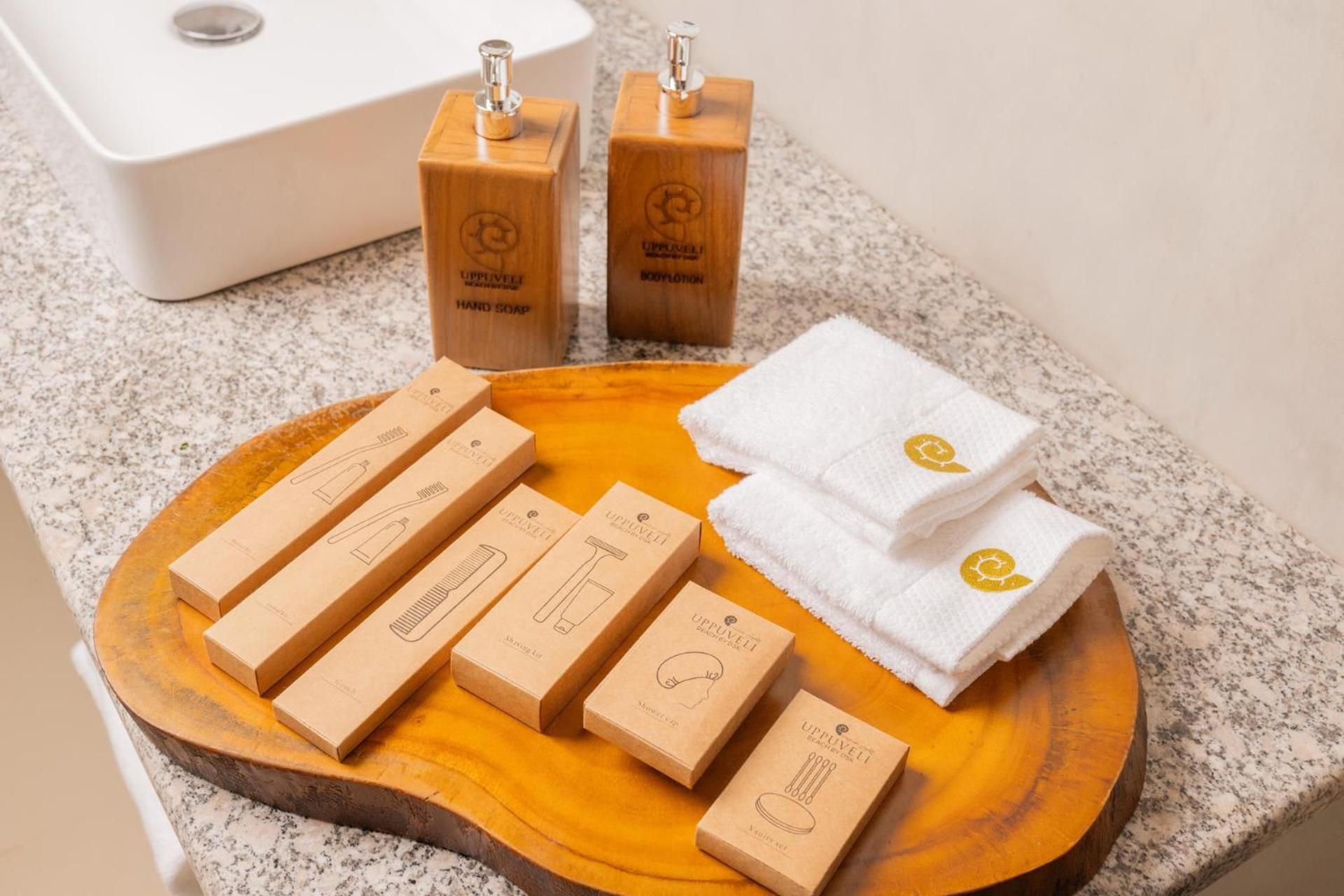 Uppuveli Beach by DSK Deluxe Double Room 4