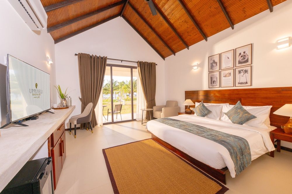 Uppuveli Beach by DSK Deluxe Double Room