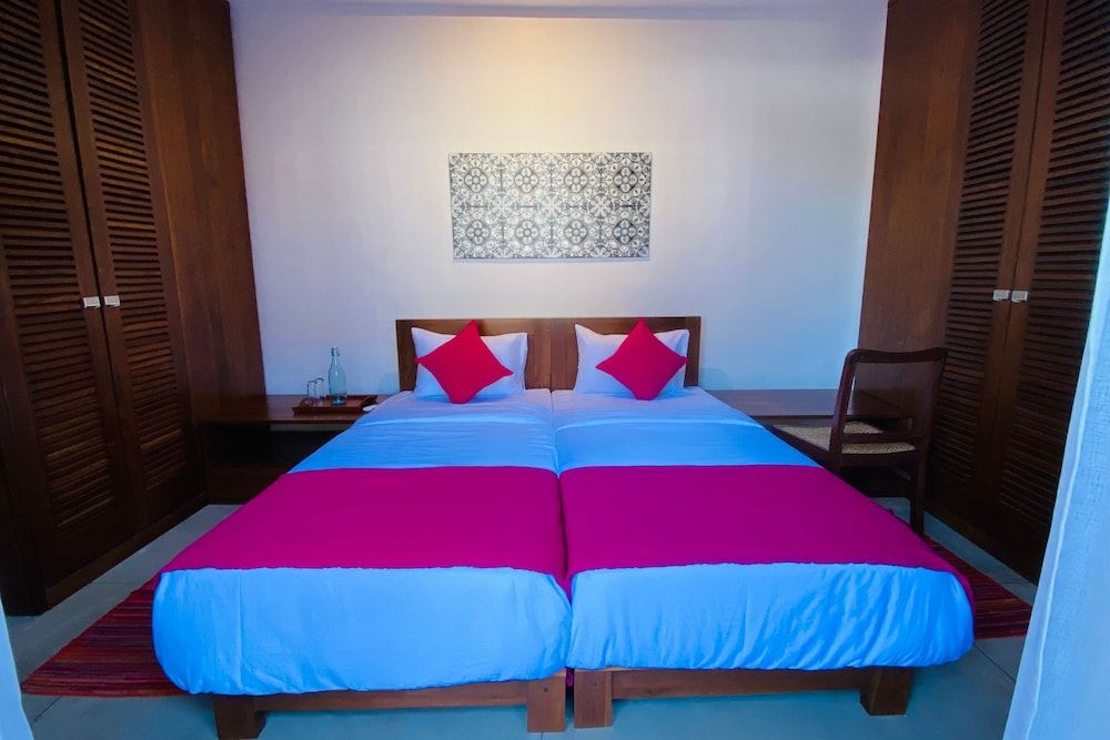 Tea Library Hikkaduwa Deluxe Double or Twin Room 2