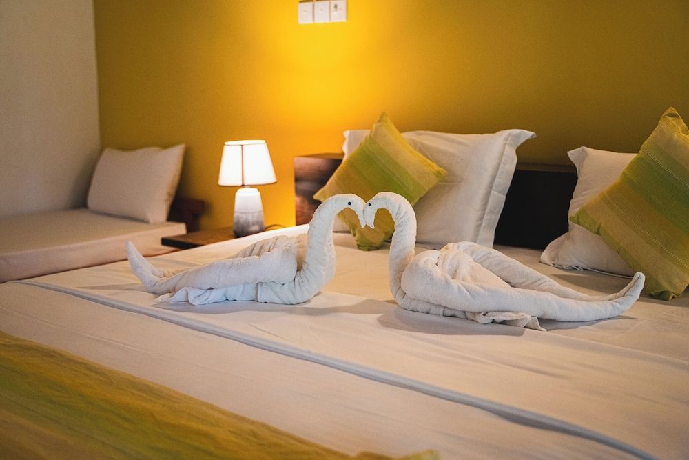 Pothana Village Triple Room, Non Smoking, Lake View 3