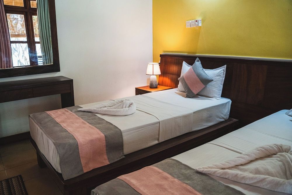 Pothana Village Twin Room, Partial Lake View 3