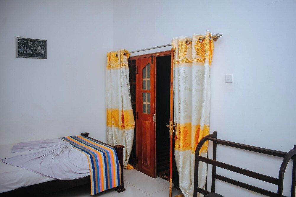 Dudley Nature Resort Triple Room 12