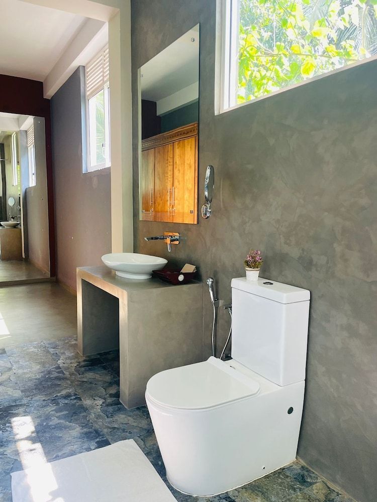 Villa Tambaka Retreat Honeymoon Double Room, Balcony, Garden View 11