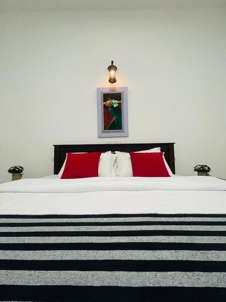 Villa Tambaka Retreat Superior Triple Room, Garden View