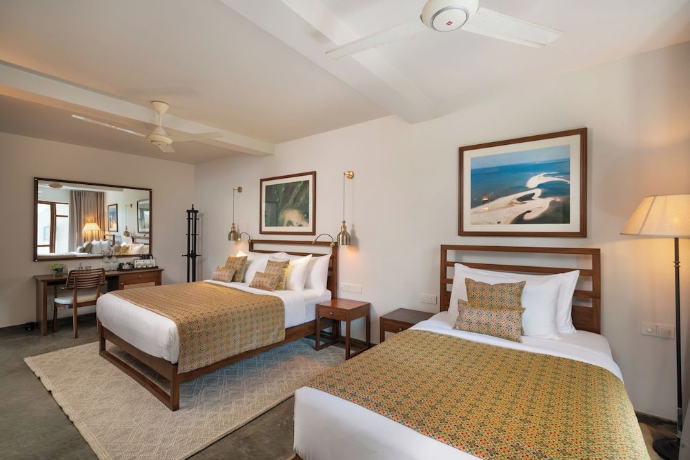 Taru Villas Levita - Kandy Deluxe Double Room, Garden View 3