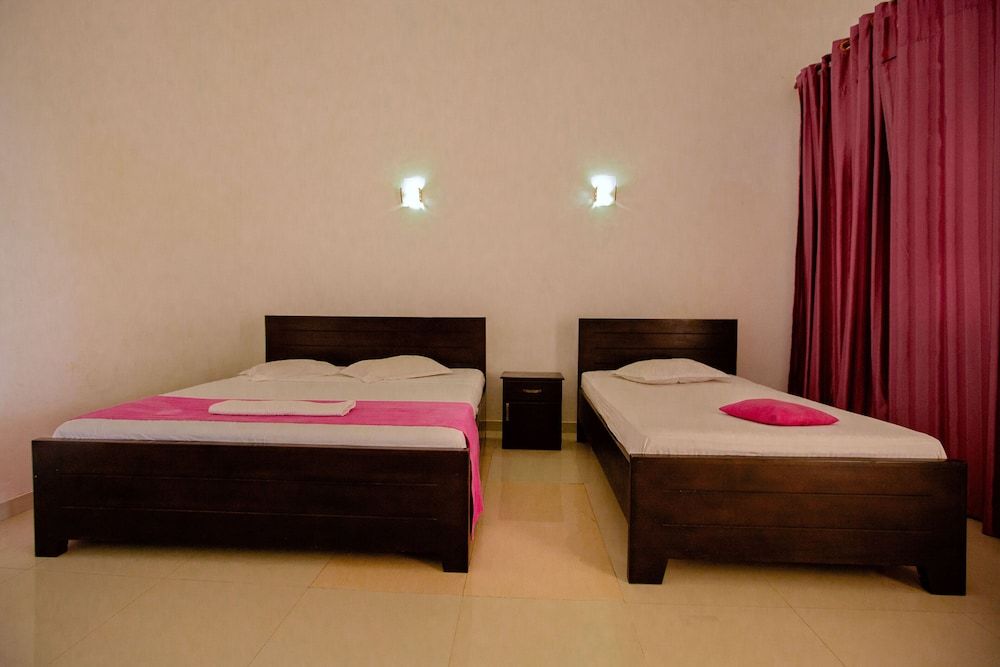Hambantota Rest House Classic Triple Room