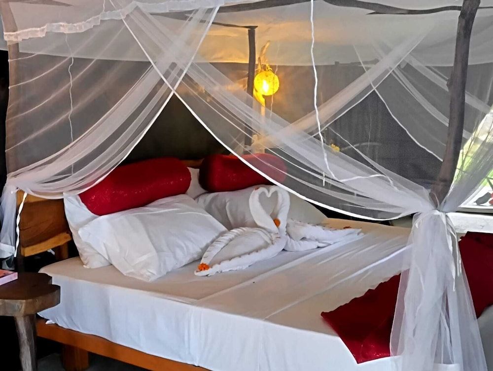 Nagara Lake Glamping Resort Family Tent, Garden View