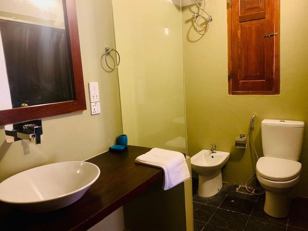 Dinuda Villas Kalpitiya Deluxe Quadruple Room 4