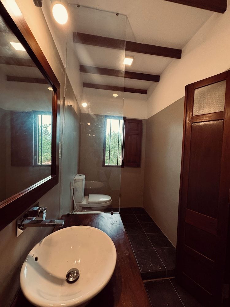 Dinuda Villas Kalpitiya Deluxe Double or Twin Room 9