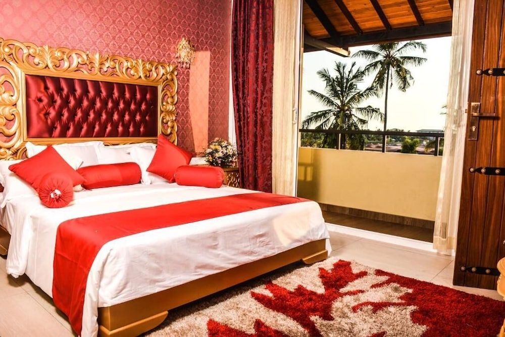 Luxury Apartment, Kitchen, Lagoon View