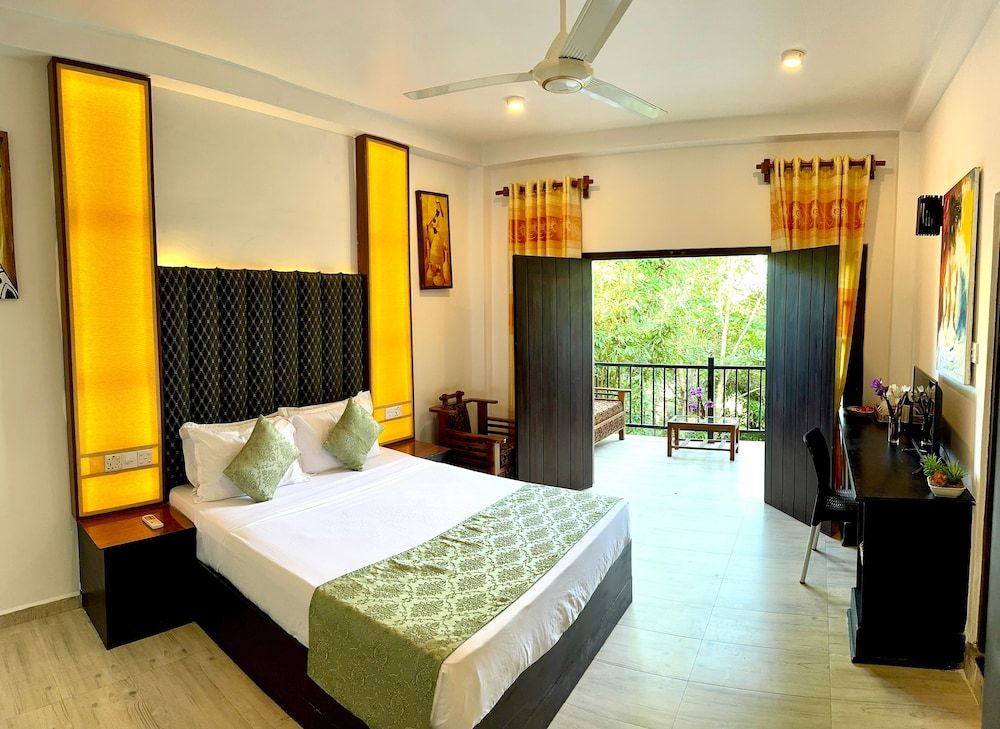 Sundaras Infinity Jungle Resort & Spa