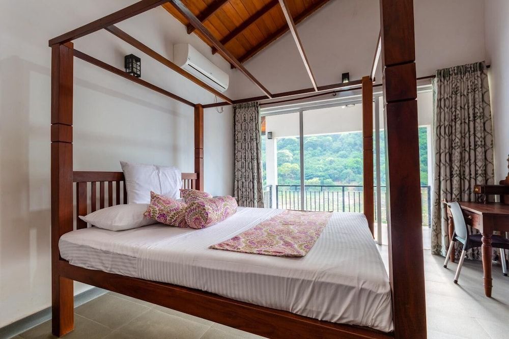 Villa Victoria Edge Deluxe Villa, River View 4