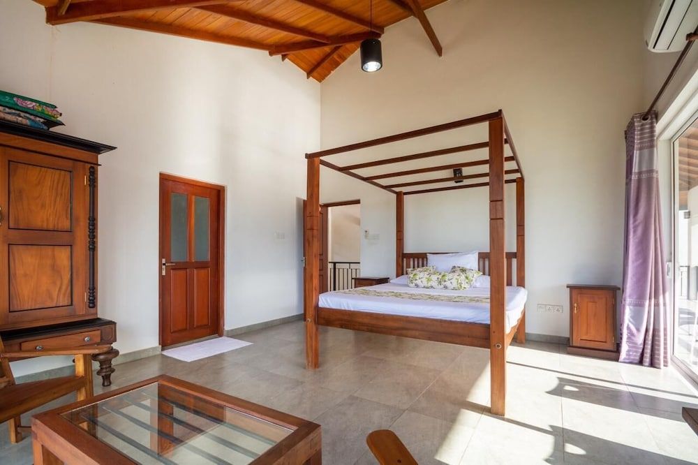 Villa Victoria Edge Deluxe Villa, River View 3