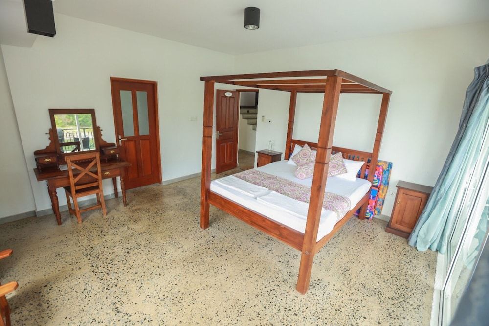 Villa Victoria Edge Deluxe Villa, River View 12