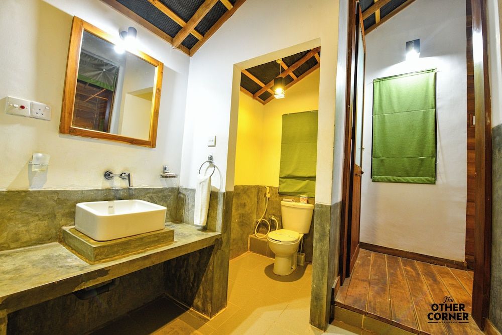 The Other Corner - Habarana Tree Cottage 3