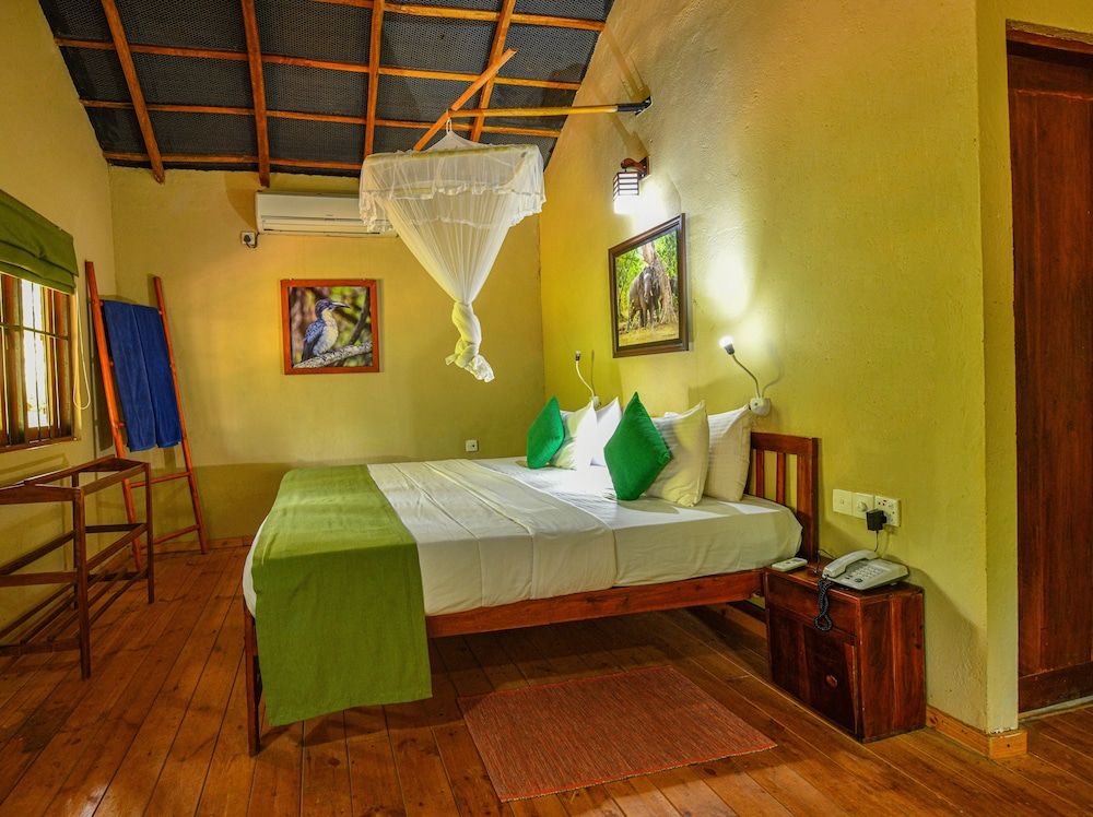 The Other Corner - Habarana Chalet