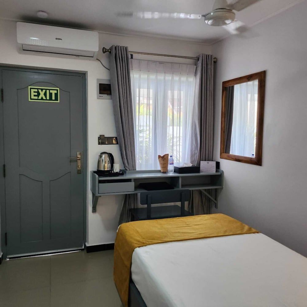 Neem Tree House Deluxe Single Room 2