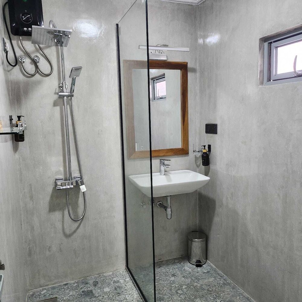 Neem Tree House Deluxe Single Room 5