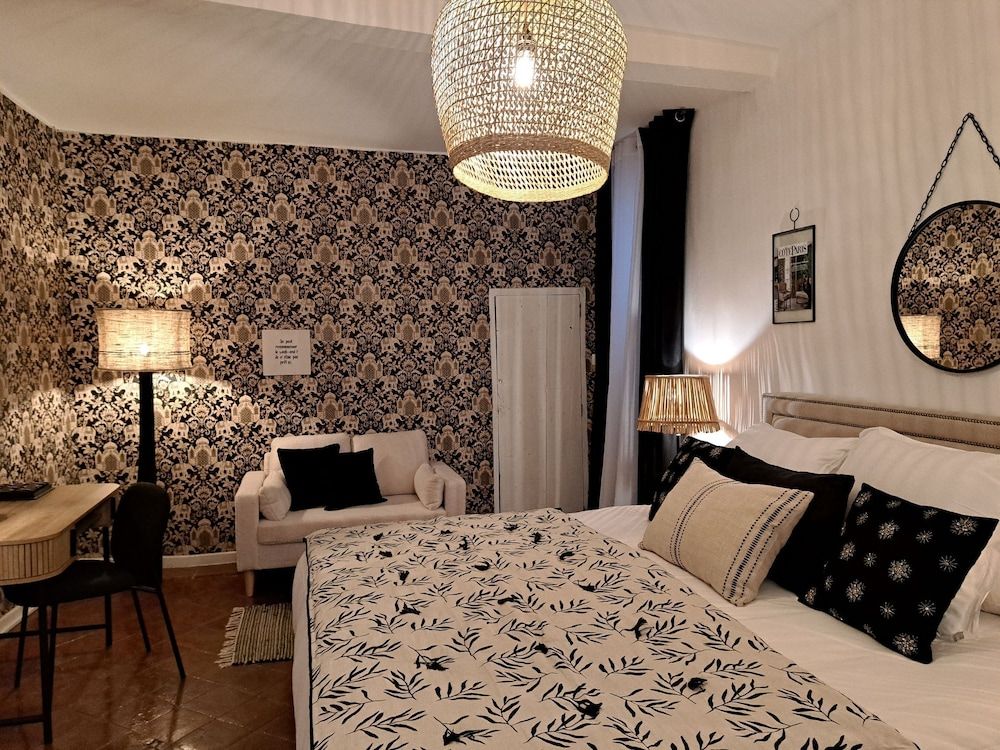 LE PATIO DE SOPHIE Deluxe Double Room