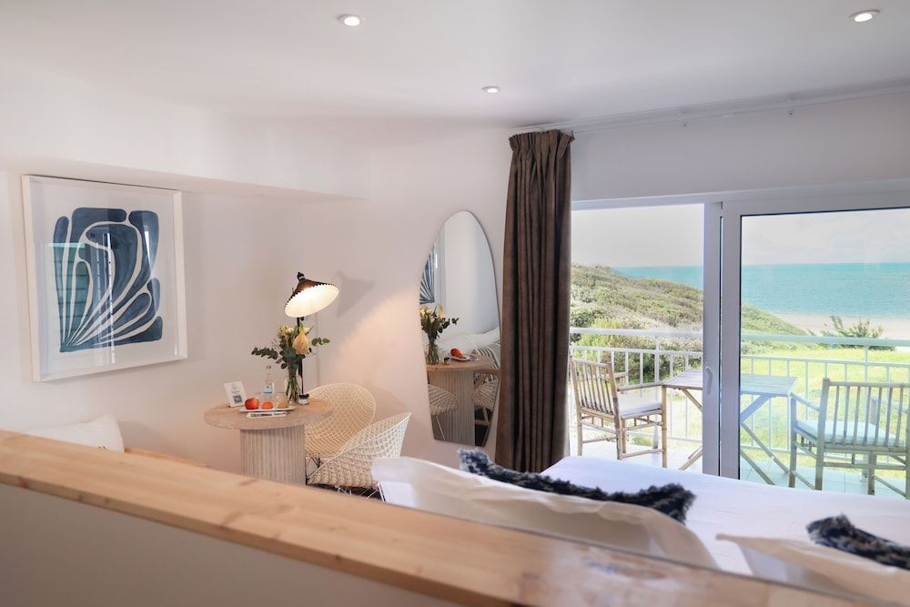 Panoramic Room