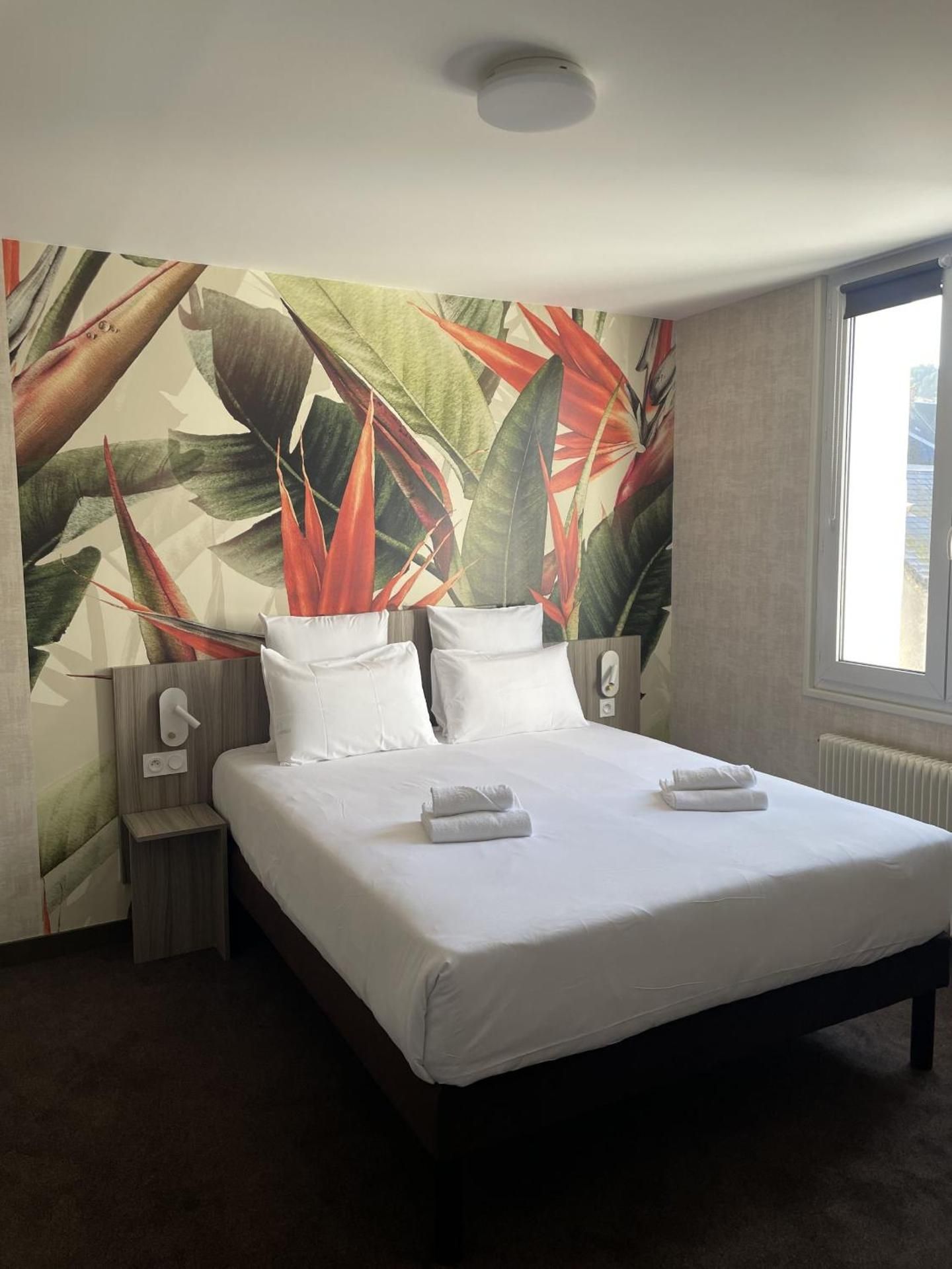 Double Room with Partial Sea View