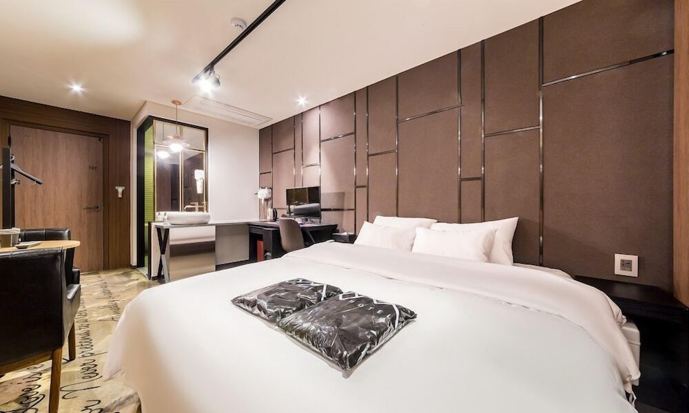 Anyang Premier Hotel XYM Deluxe Room (A) 2