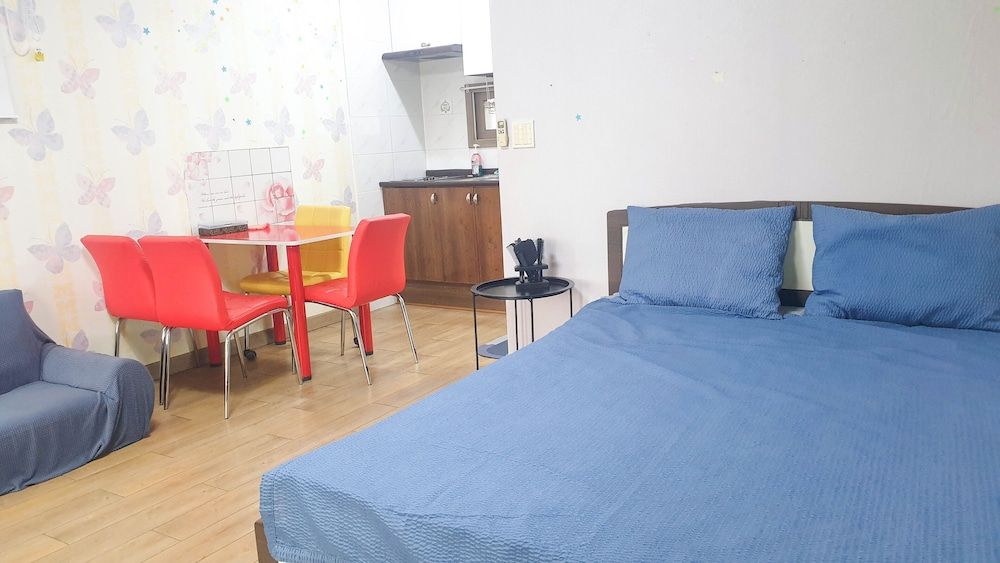 Junlive Pension Standard Room (Sage) 2