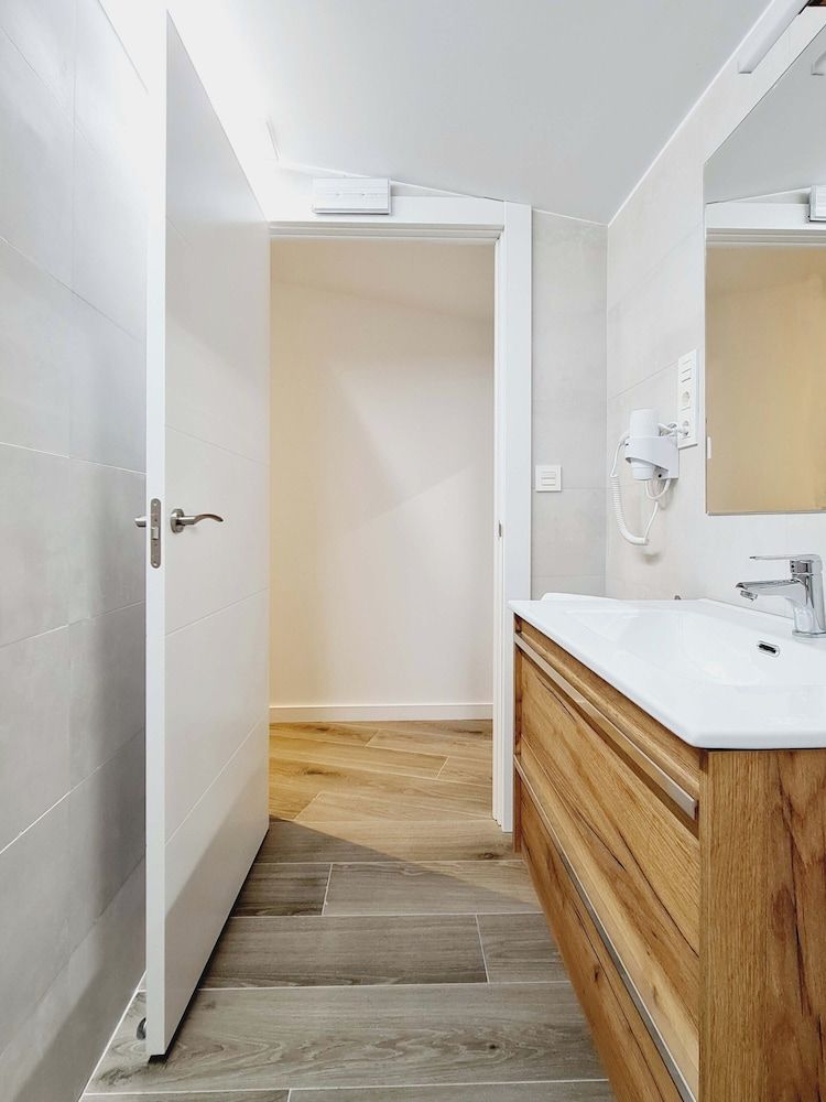 Bilbao APARTAMENTOS Zorroza Apartment, 1 Queen Bed with Sofa bed, Accessible, Ensuite 14