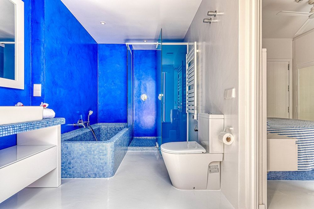Premium Double Room, 1 Queen Bed, Balcony, Partial Ocean View