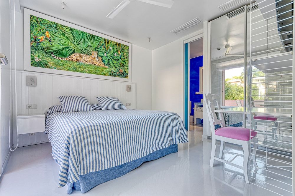 Deluxe Double Room, 1 Queen Bed, Terrace, Garden View