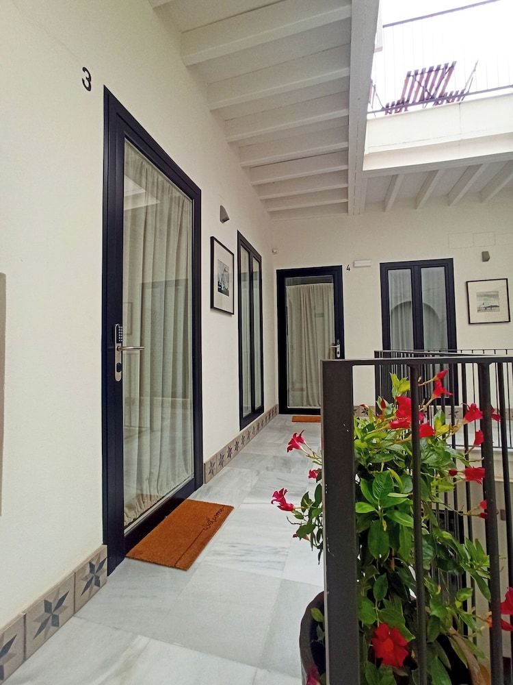 Handrails in hallways