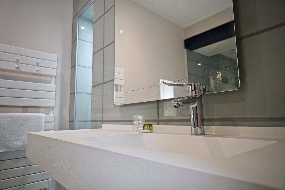 HOTEL DU LION D OR Romantic Room 3