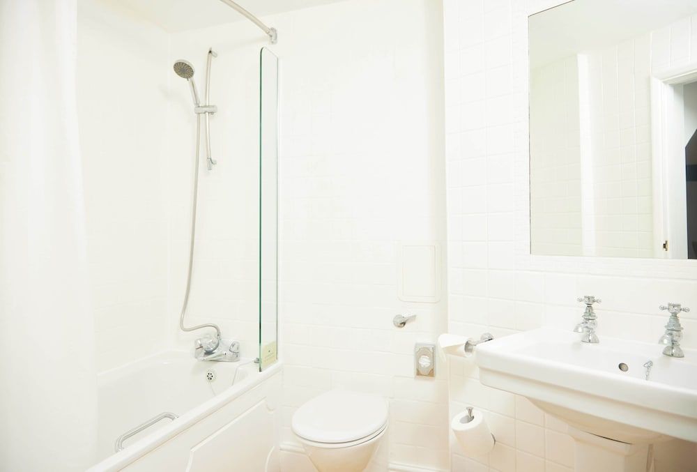 White Hart Braintree by Greene King Inns Superior Room 3