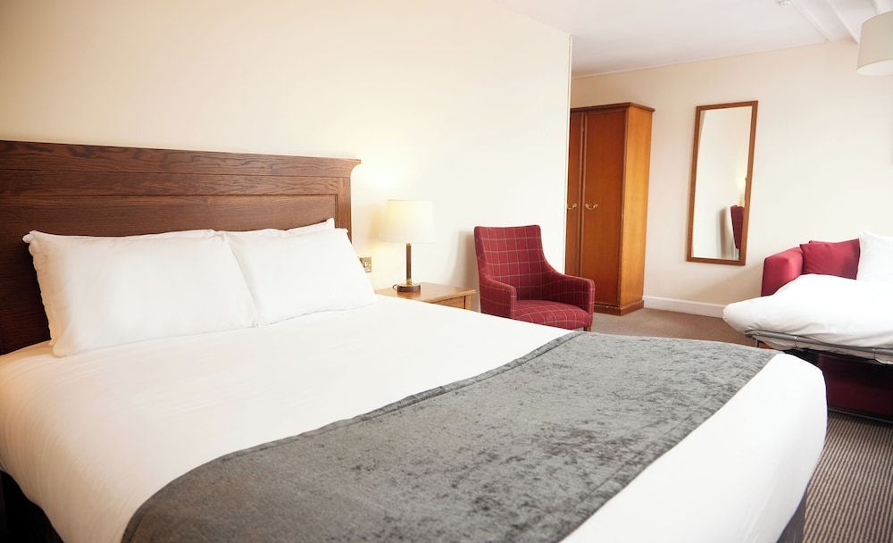 White Hart Braintree by Greene King Inns Family Room Sleeps 4 3