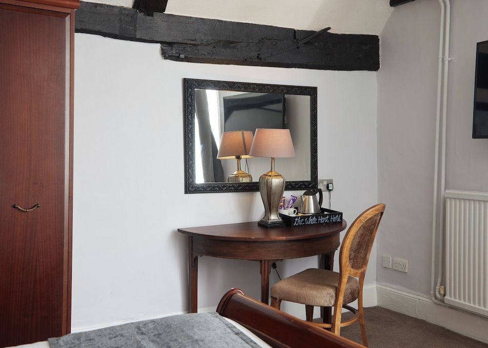White Hart Braintree by Greene King Inns Superior Room 4