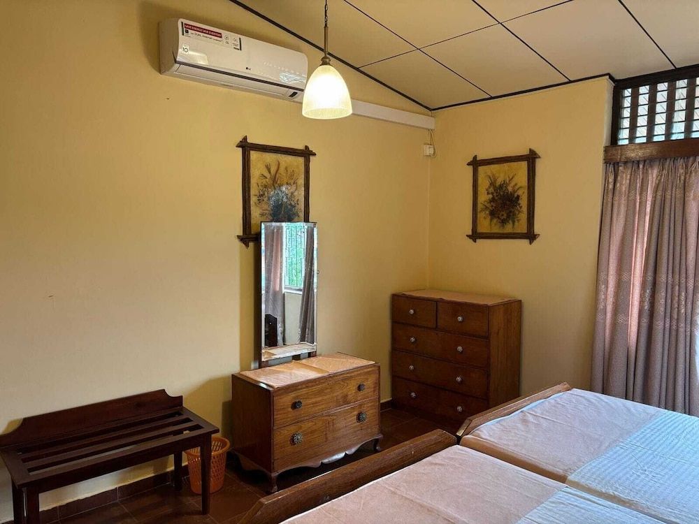 19 St. Stephen's Villa Standard Triple Room 7