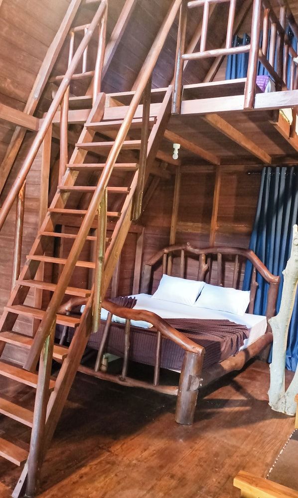 VR Nature Cottage Family Room, Garden View 3