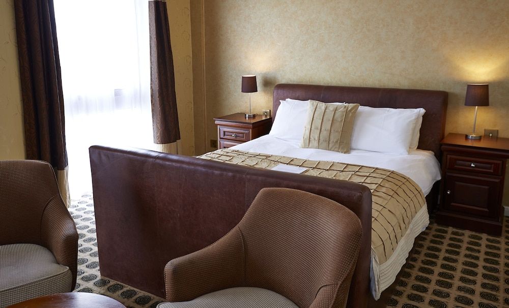 The Raven Hotel by Greene King Inns Superior Room