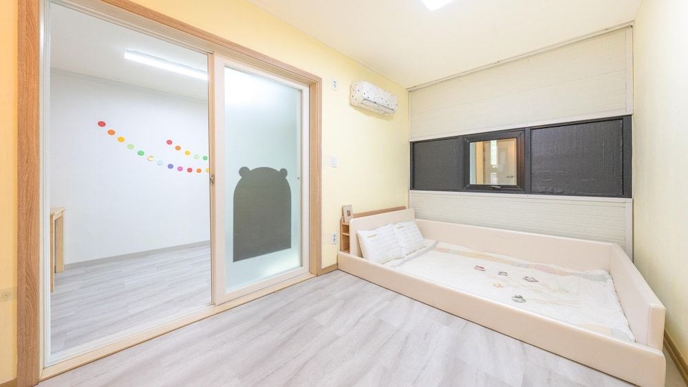 Gapyeong Solati Pension Basic Room, 3 Bedrooms (Sky Room)
