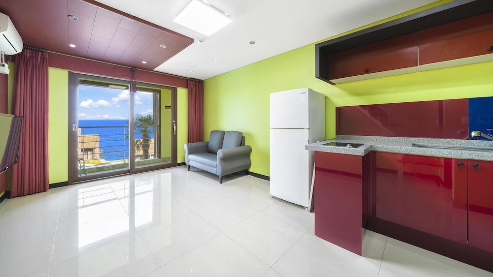 Geojedo Pilos Ocean View Pension Basic Room, 1 Bedroom (Room 305) 8