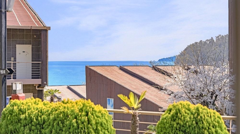 Geojedo Pilos Ocean View Pension Basic Room, 1 Bedroom (Room 501) 5